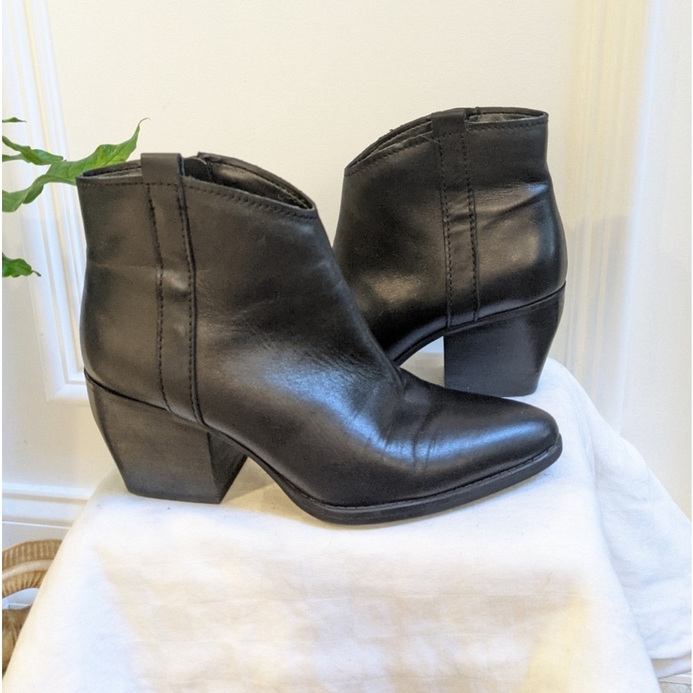 Naturalizer Ankle Boot